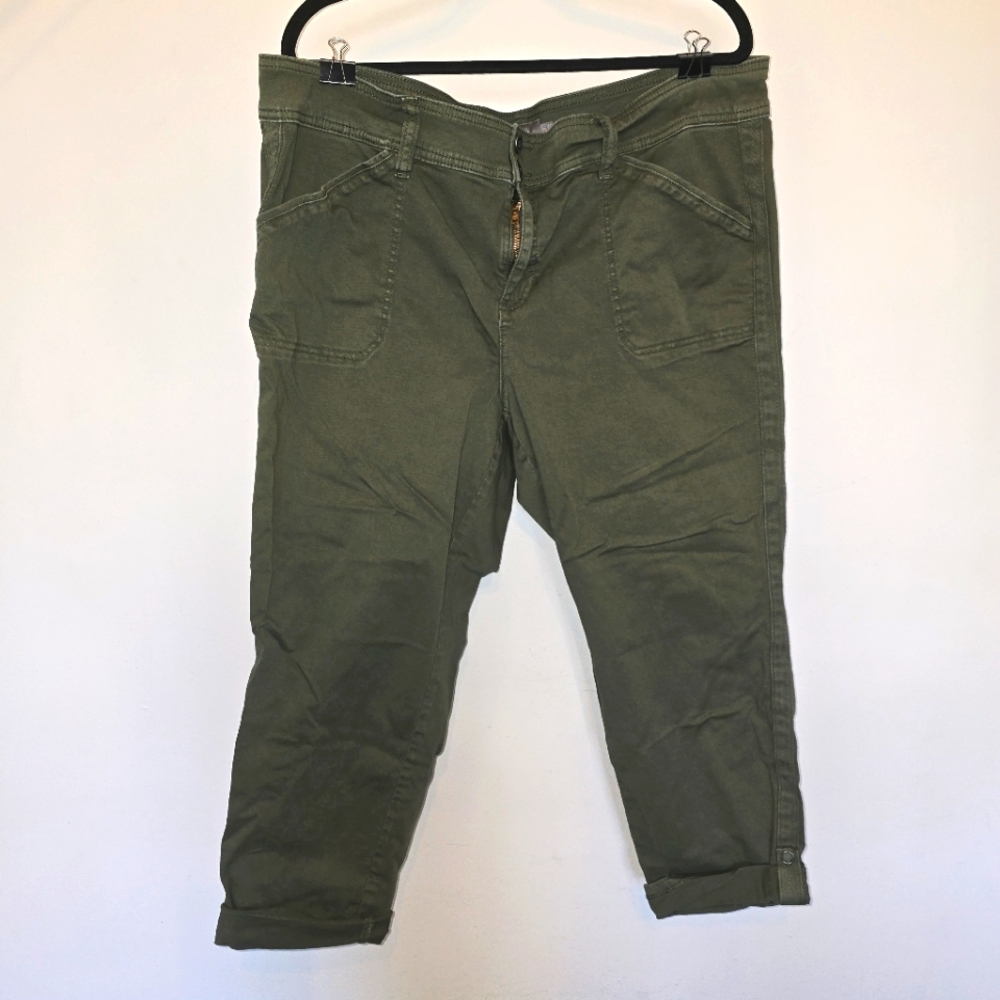 Torrid - Relaxed Utility Crop Pant - Size 22 - Green
